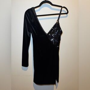 h:ours One Shoulder Keegan Black Sequin Dress
